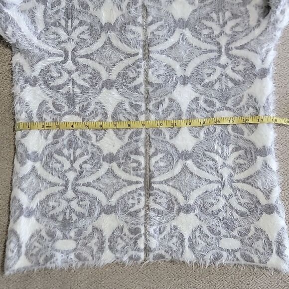 The Limited Gray and White Zippered Long Sleeve Eyelash Cardigan Sweater - Small - Picture 8 of 16